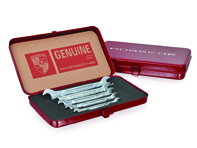 Genuine Porsche 5-piece tool set from Porsche Classic in a classic look, consisting of open-ended wrenches. Forged with embossed Porsche lettering