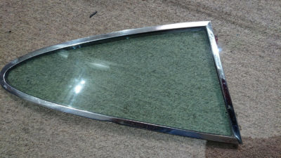 An Original Porsche 911-912 Coupe 1/4 Window 1965-67 SWB RHS pop out green glass , with frame , has mark on and some on frame , please view all pictures . This is chrome over brass , so the earlier type .