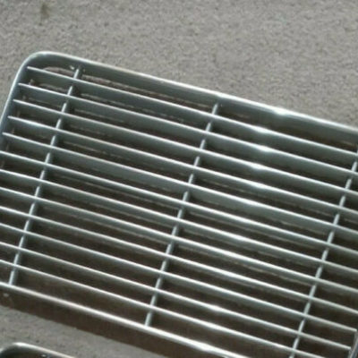 A restored / polished original Porsche 356 coupe engine grille flat type for all coupe models . This has been cleaned , stripped , re shaped and then polished to an excellent standard , far superior to reproduction items .