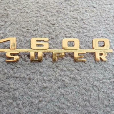 Reproduction 1600 Super Emblem, Gold, for Porsche 356A.