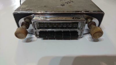 Nice period radio for Porsche 356 a/b/c models 1956-65 . This item is un tested . Dial moves , knobs worka nd buttons work .