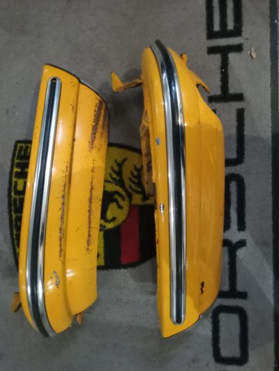 A good pair of SWB Porsche 911 1965-68 rear bumper corners , fitted with deco moldings and rubbers and also the end cap trims fitted , all original . One has had an inner bracket renewed and has some small rust , so a small repair is required . The overall condition is very good .